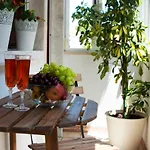 Casa Amarela Belém 2*
