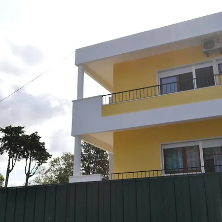 Casa Amarela Belem 2*