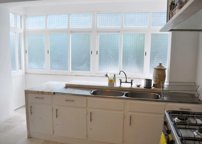 Casa Amarela Belem Гостевой дом 2*