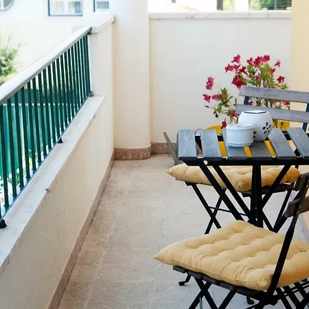 Casa Amarela Belem Lisboa